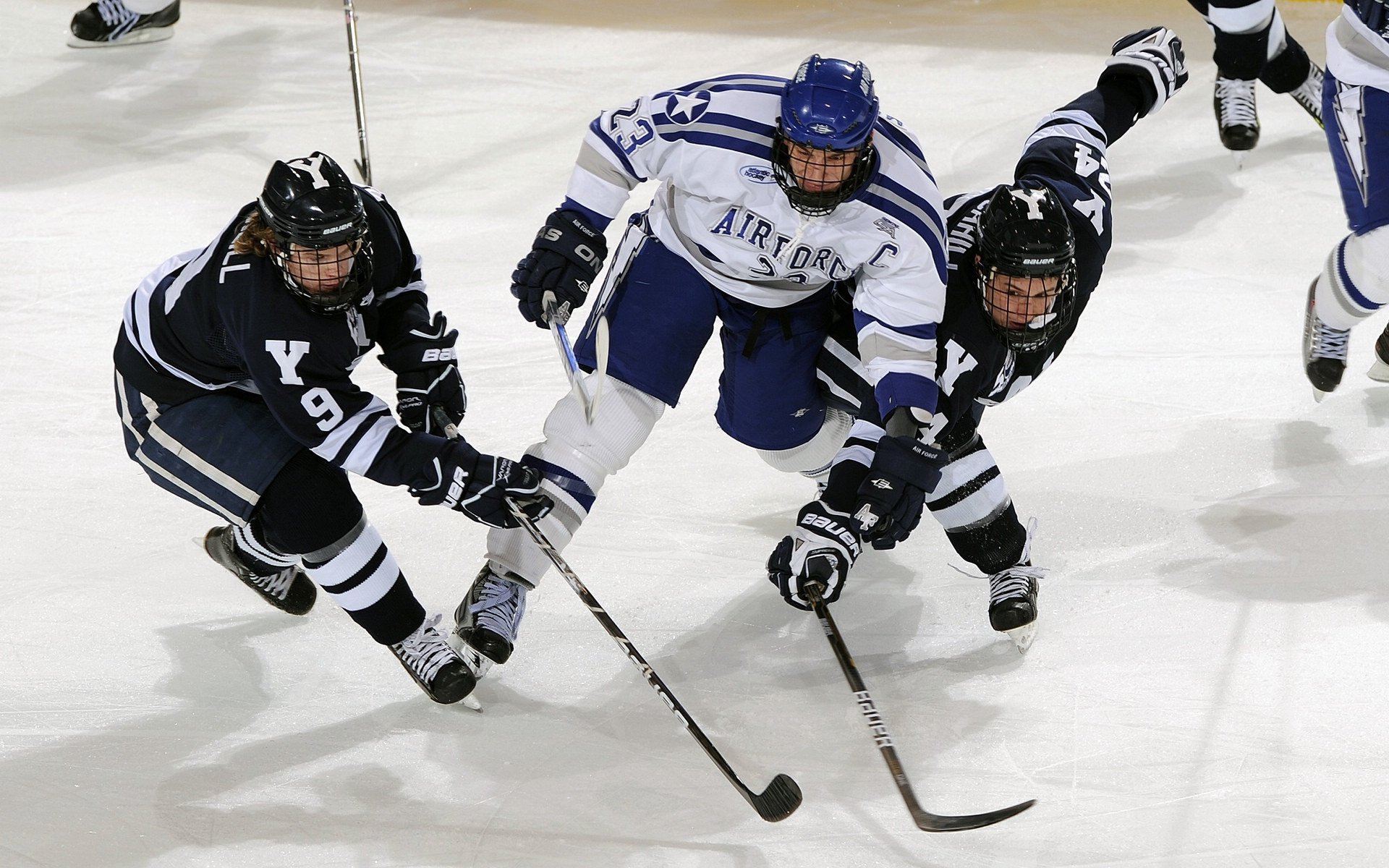 拉亚神级扑救定乾坤,德国战术铁幕窒息委内瑞拉