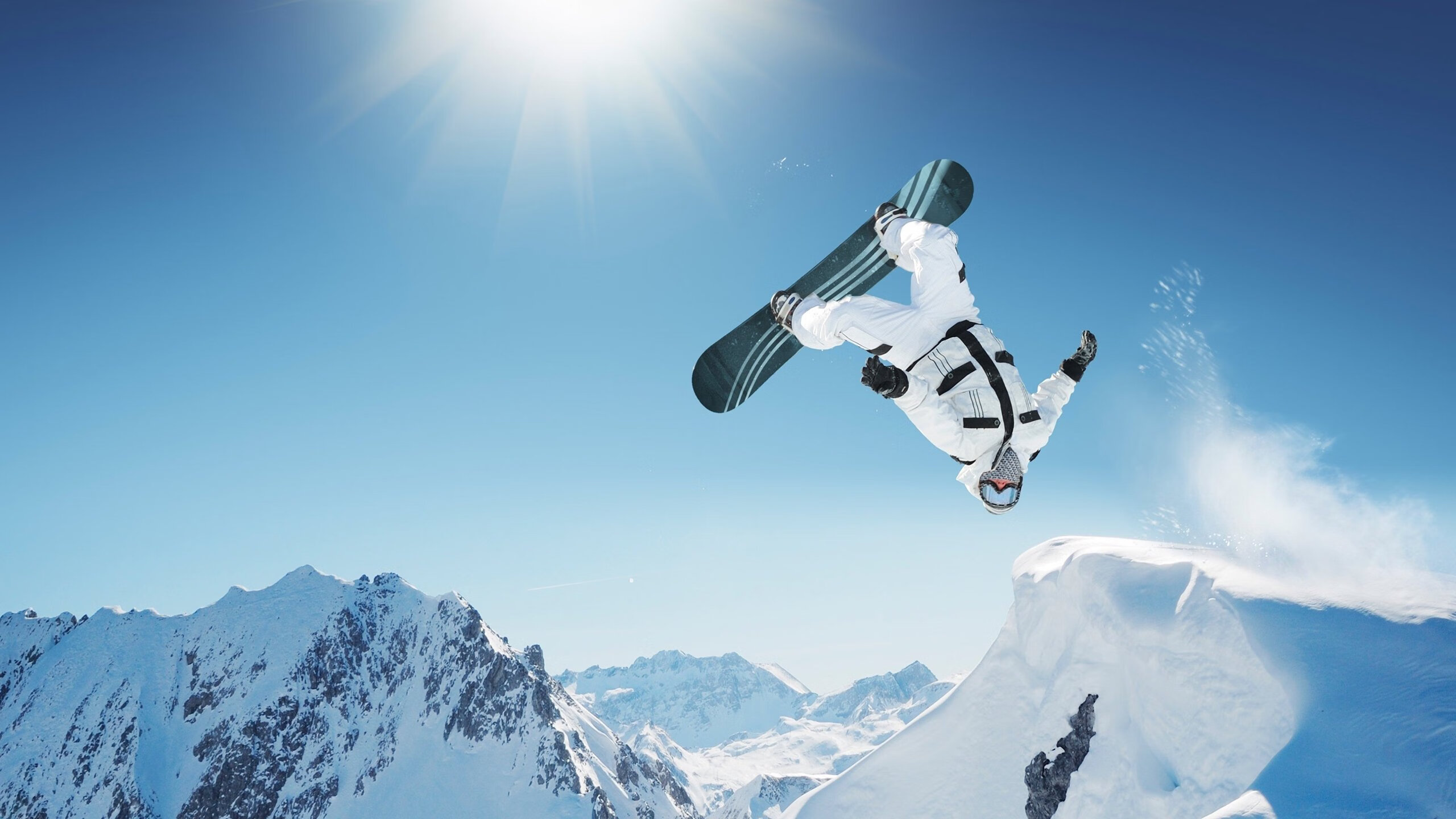 新王登基,皮亚斯特里统治全场,哈斯车队战术碾压阿斯顿马丁